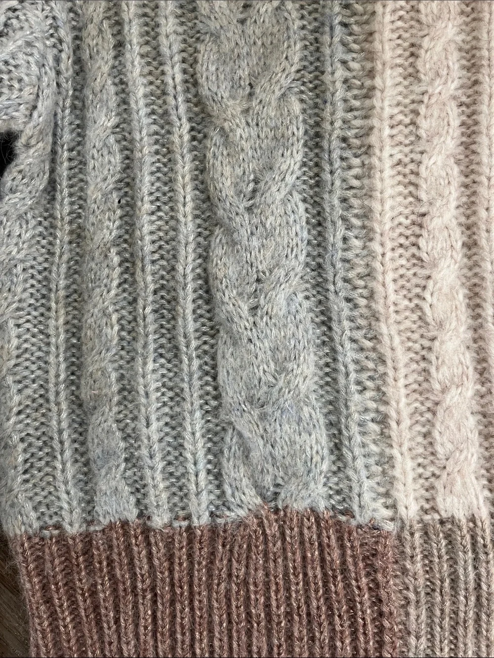Mystree Two-Tone Cable Knit Crew Sweater - Gray & Dusty Pink Sz S